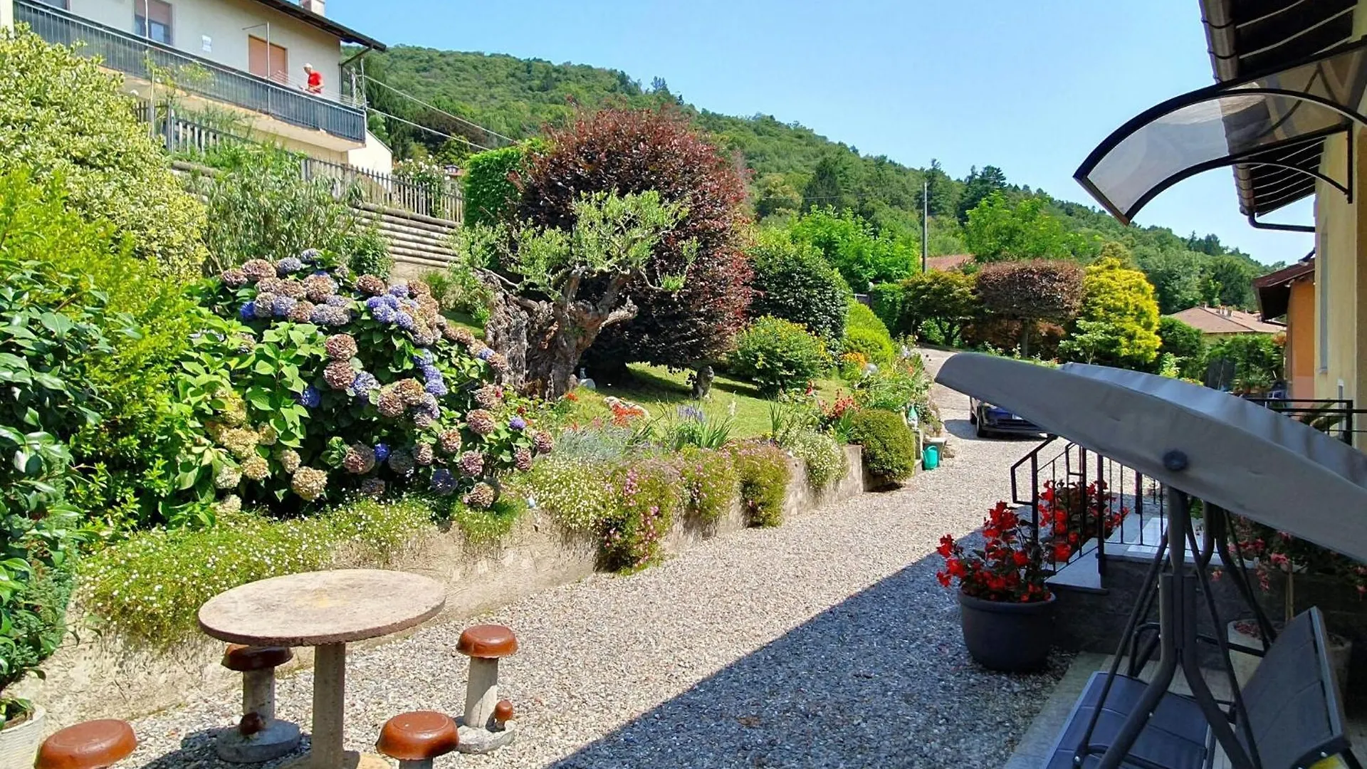 Villa With Enchanting Garden Overlooking The Lake Luino 0*,