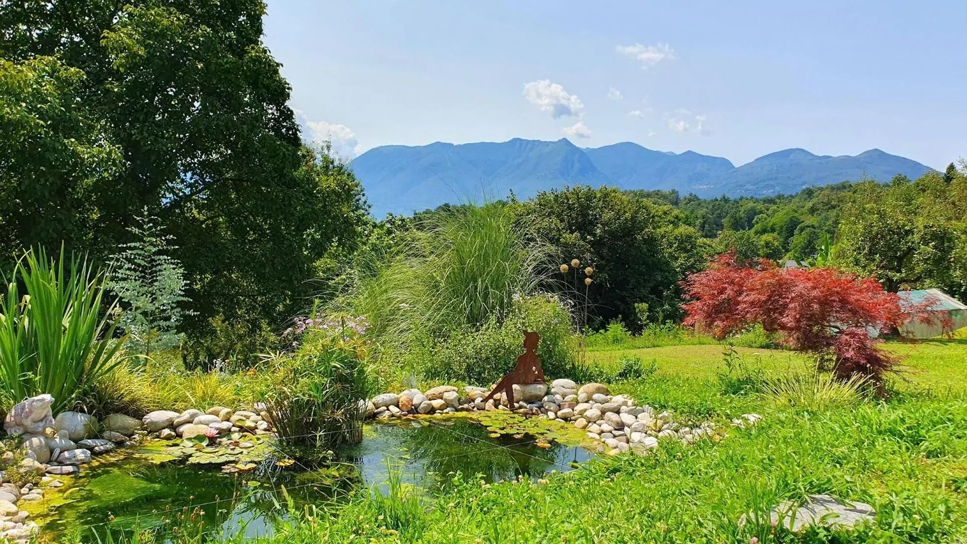 Villa With Enchanting Garden Overlooking The Lake Luino