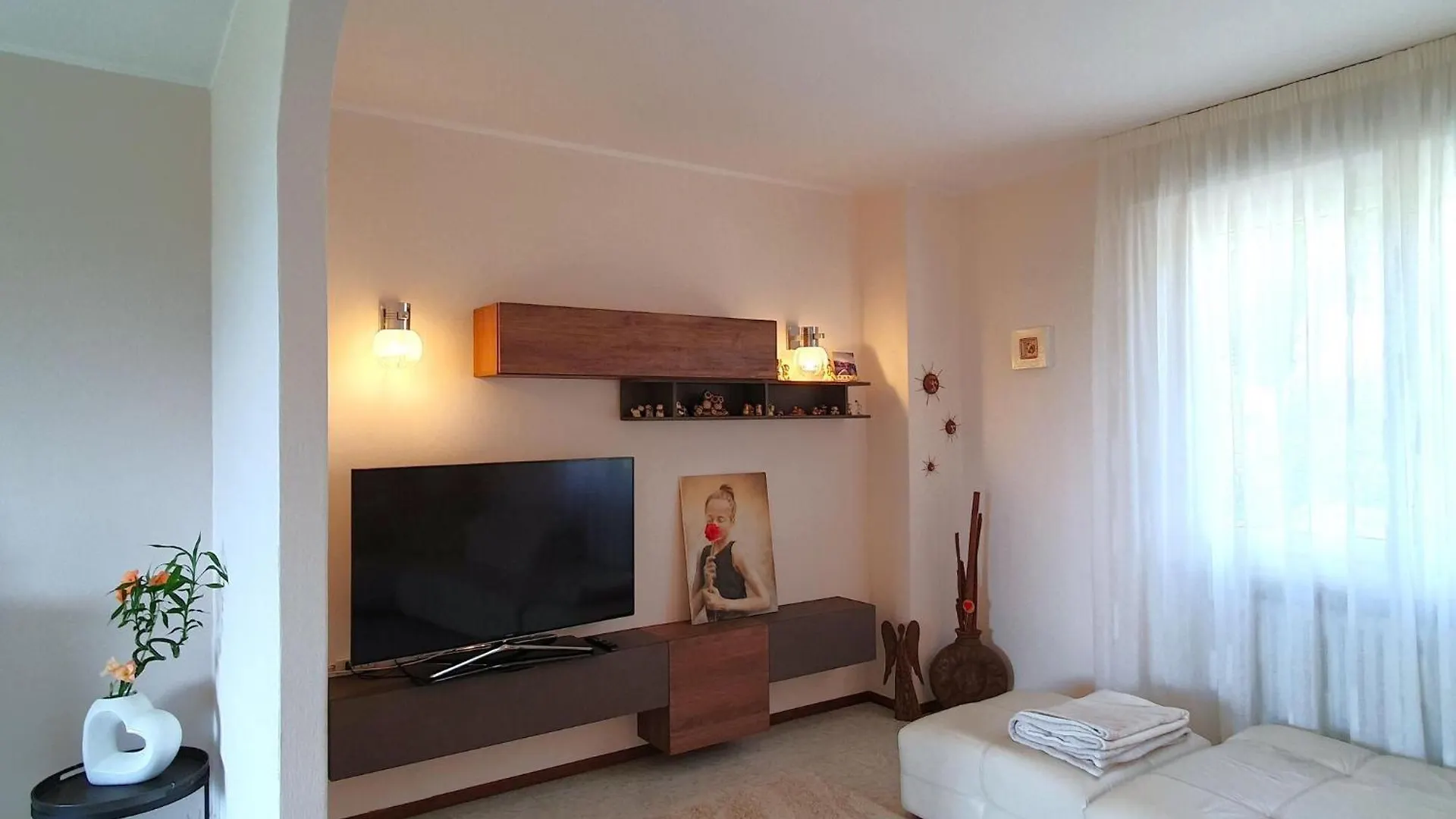 Villa With Enchanting Garden Overlooking The Lake Luino Holiday home
