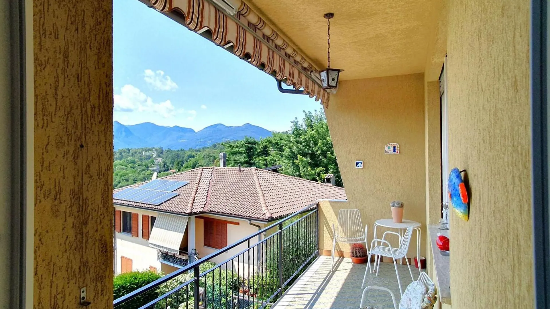 Villa With Enchanting Garden Overlooking The Lake Luino